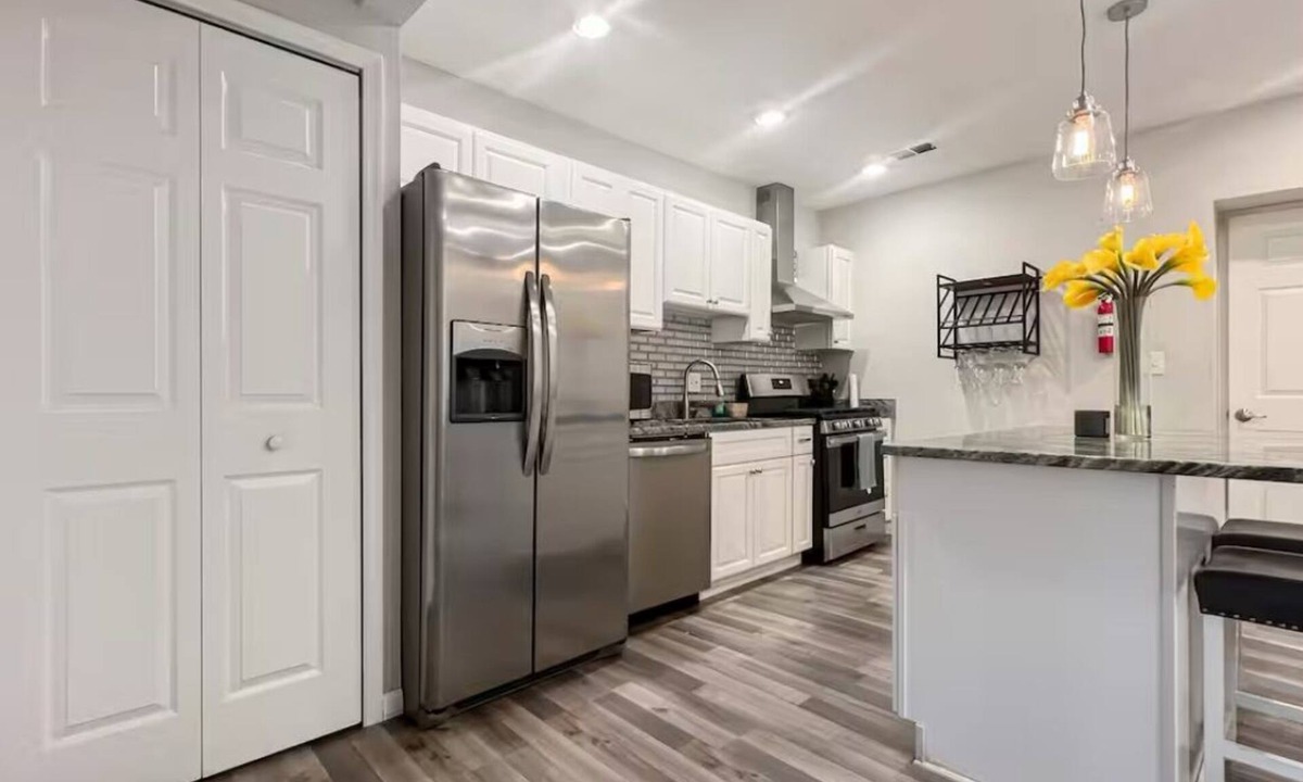 Washington House | Spacious 4BR Row House – Perfect for Families & Groups!