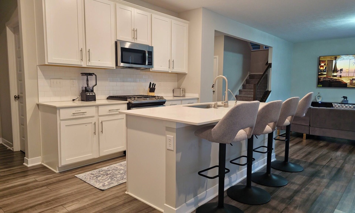 Brownsburg House | Spacious 5-bedroom house with WiFi, AC in charming Brownsburg