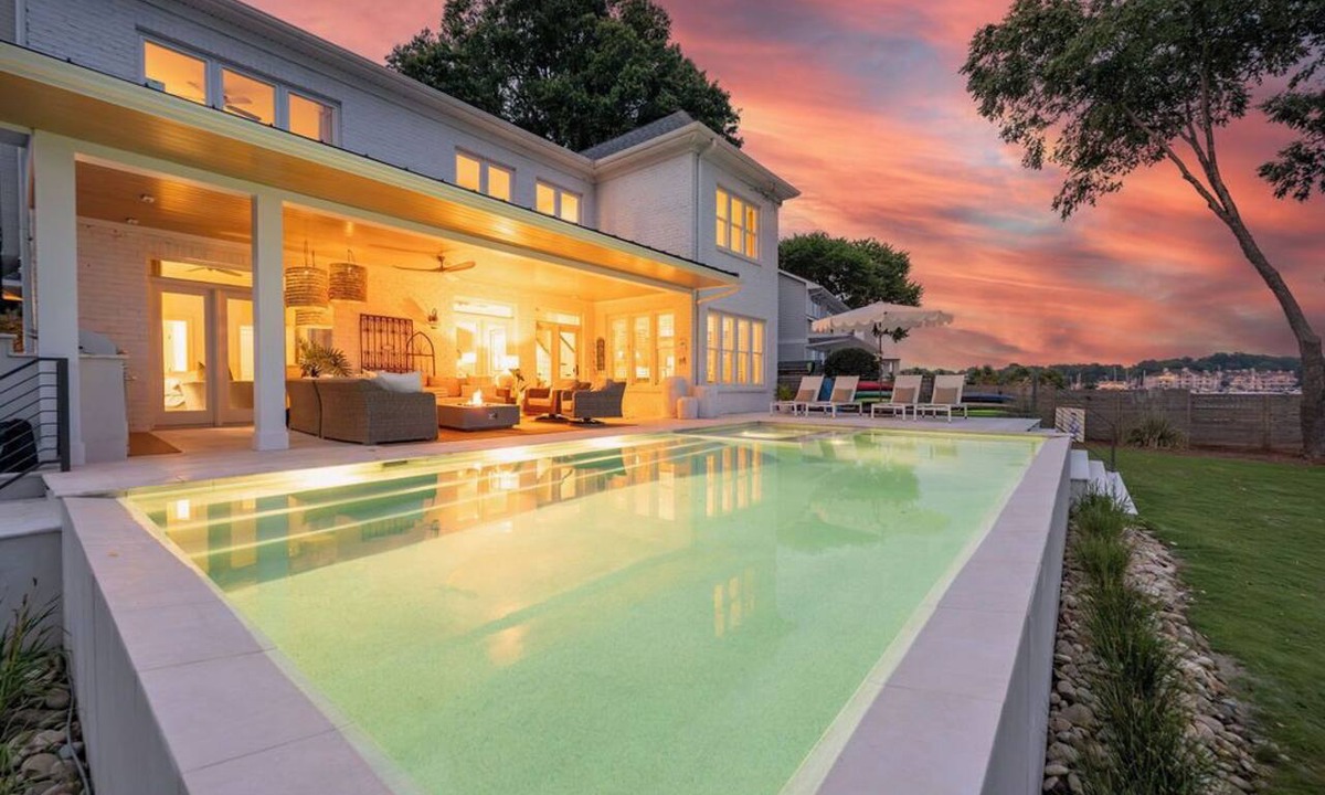 Cornelius House | Spacious 5-bedroom house in Cornelius NC Lake Norman. Pool/hot tub added 2026