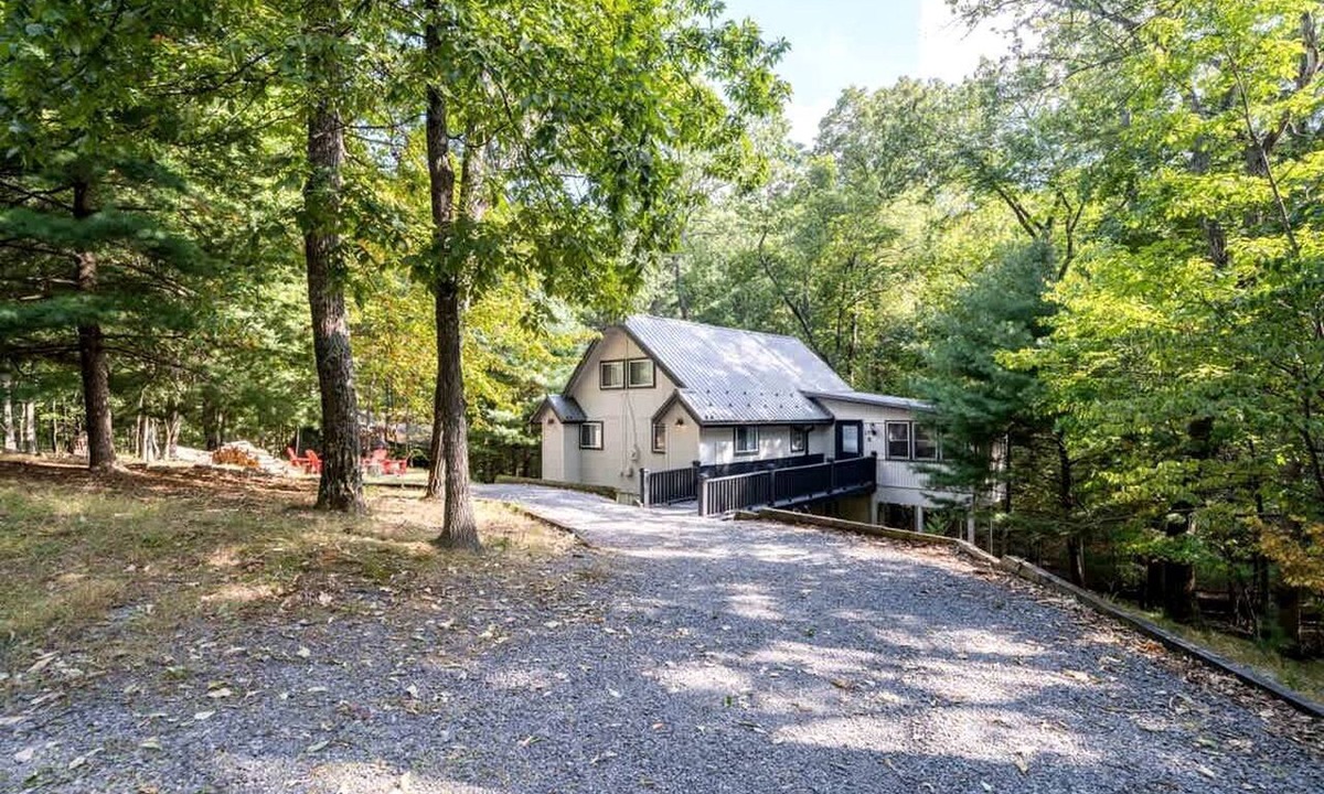 The Woods Cabin | Spacious Cabin with Fire Pit, Arcade Games, and Resort Access, the Perfect Base for Outdoor Adventures in Hedgesville, West Virginia