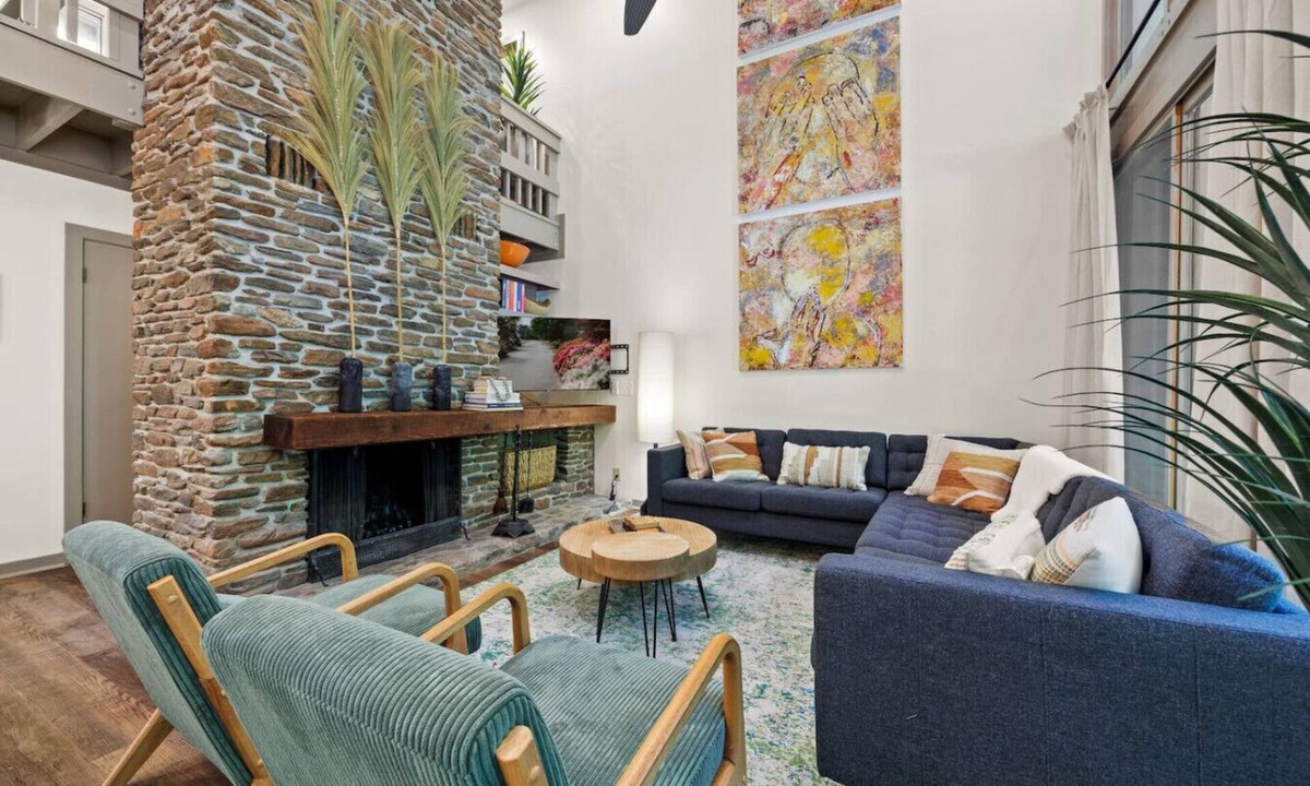 Pine Mountain House | Spacious Designer Stay Near Callaway Waterpark