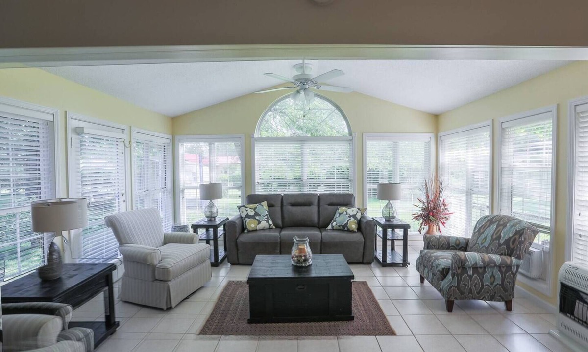 Albertville House | Spacious Family Home | 5min to Downtown + Sand Mtn Park | Sleeps 10