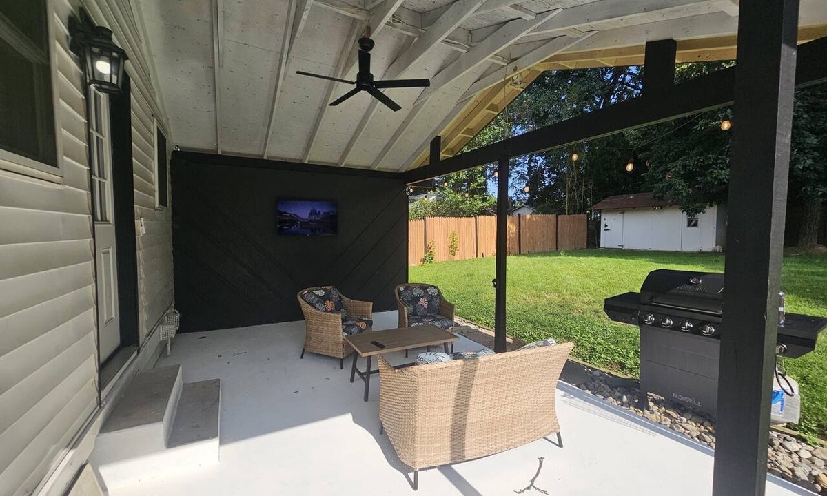 Wheaton-Glenmont House | Spacious Family sized Home near Metro Station