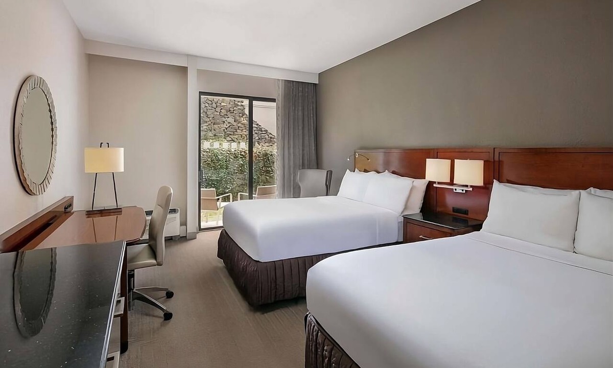 Executive Park Hotel | Spacious Good-Value Accommodation! Parking, Pools! Near Charlotte Nature Museum