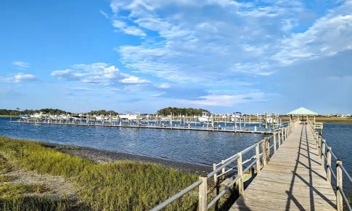 Wilmington House | Spacious home, waterfront community