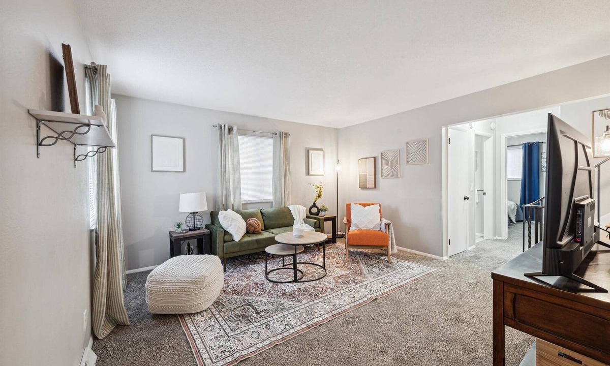 Ottawa House | Spacious & well designed 3br/1.5ba w/ Fiber Wi-Fi!