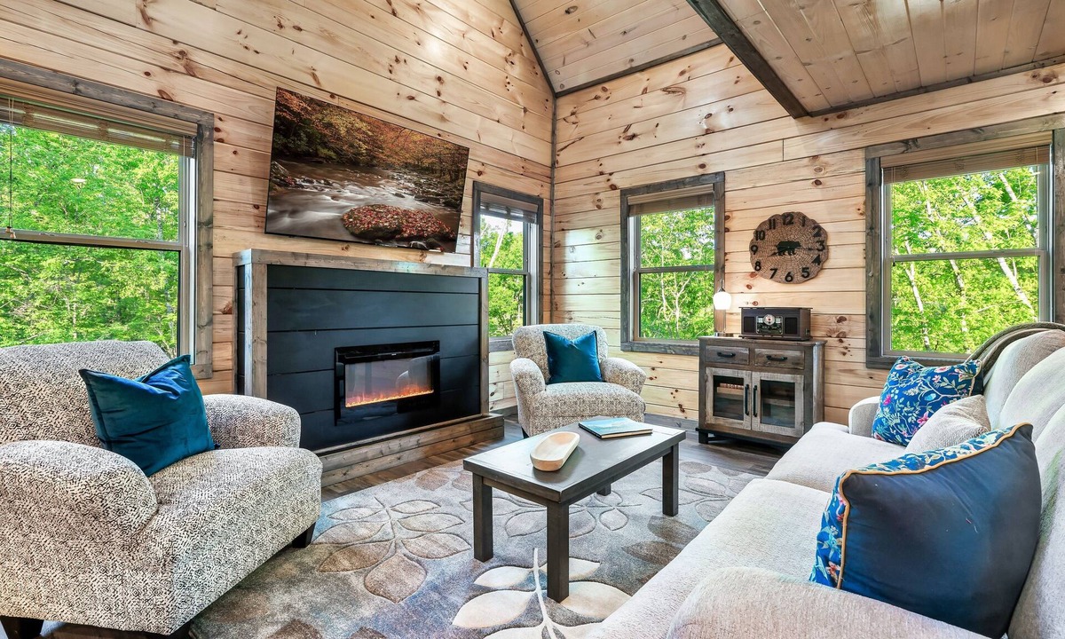 Sevierville Cabin | Spring Break Cabin Indoor Pool Minutes to Dollywood