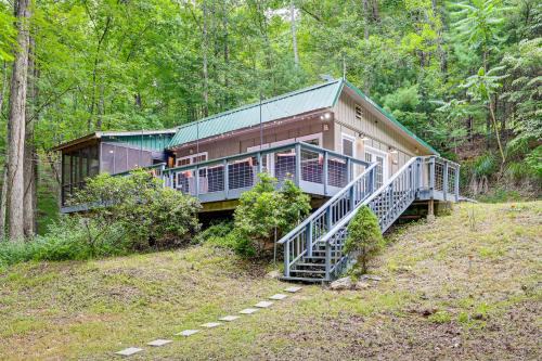 Henry House | Spring Cabin | Hiking & Boating at Philpott Lake