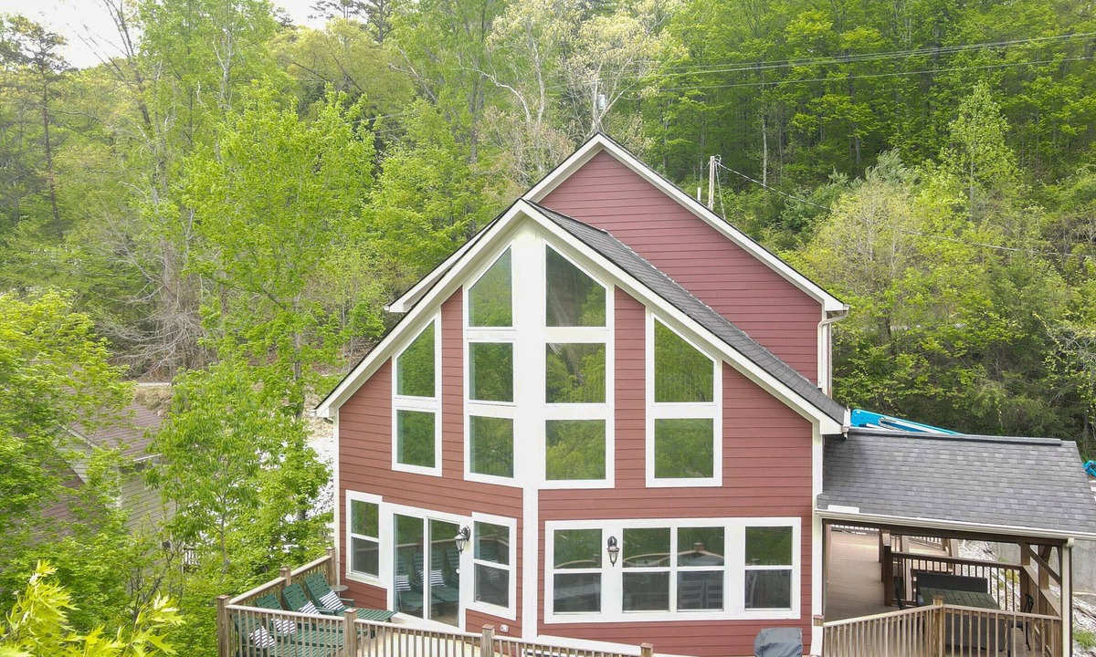Flat Hollow Marina House | Spring Lily Retreat - Spacious, Lakefront, Hot Tub, Private Dock, Peaceful Cove!