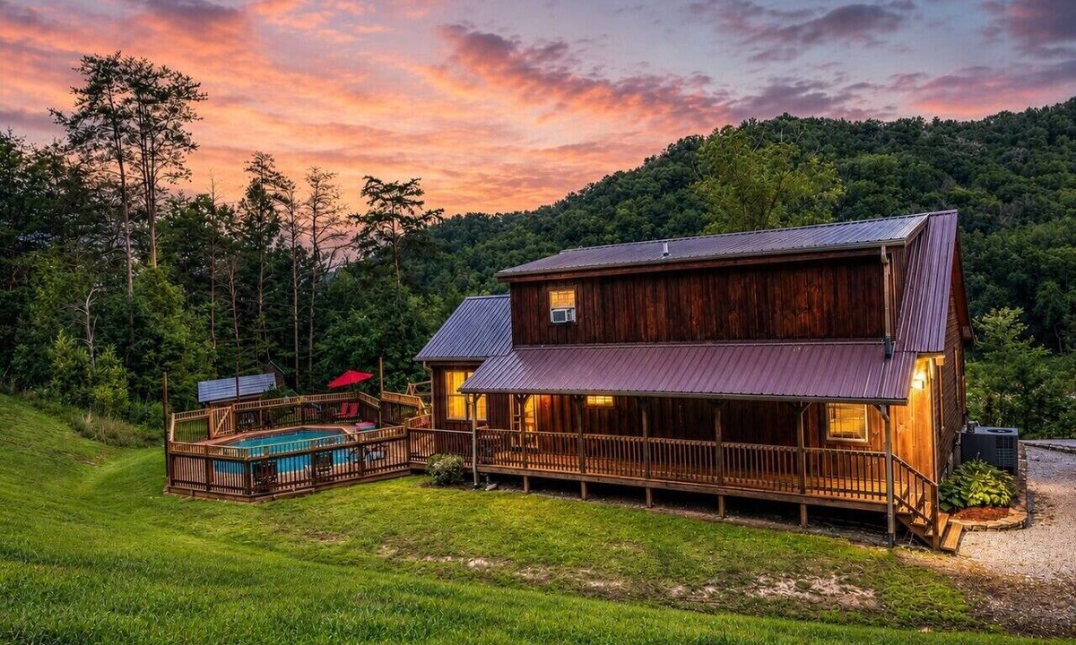 Means Cabin | Starry Mountain Night | Seasonal Private Pool + Pool Table, Kid`s Playset