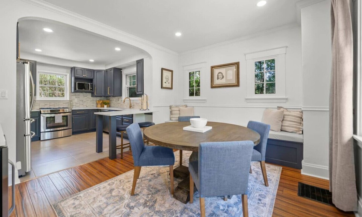 Hyde Park House | StayCedar&Serenity | Hyde Park