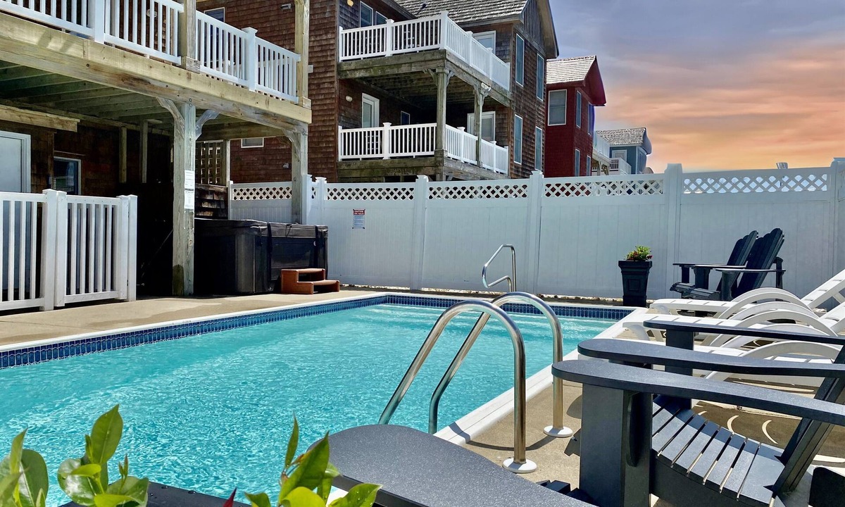 Nags Head House | 💥Steps to the Beach🌊HEATED Pool Included! Elevator⚓Golf Cart💥Ocean Views!