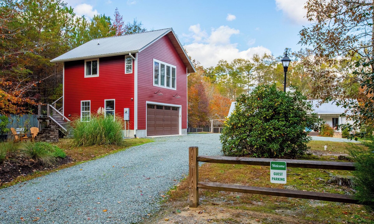 Saxapahaw Apartment | Studio Apt on HRT hosted by Longview Stays