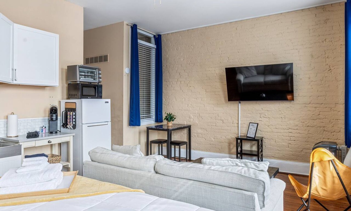 St. Charles Apartment | Studio on Historic Main by StayLage