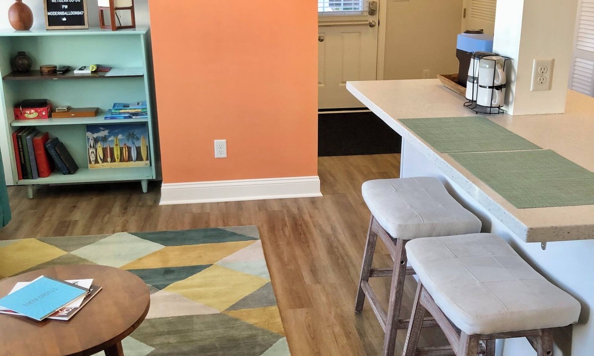 Wilmington Apartment | Studio-style garage apartment in beautiful mid-town neighborhood, near hospital
