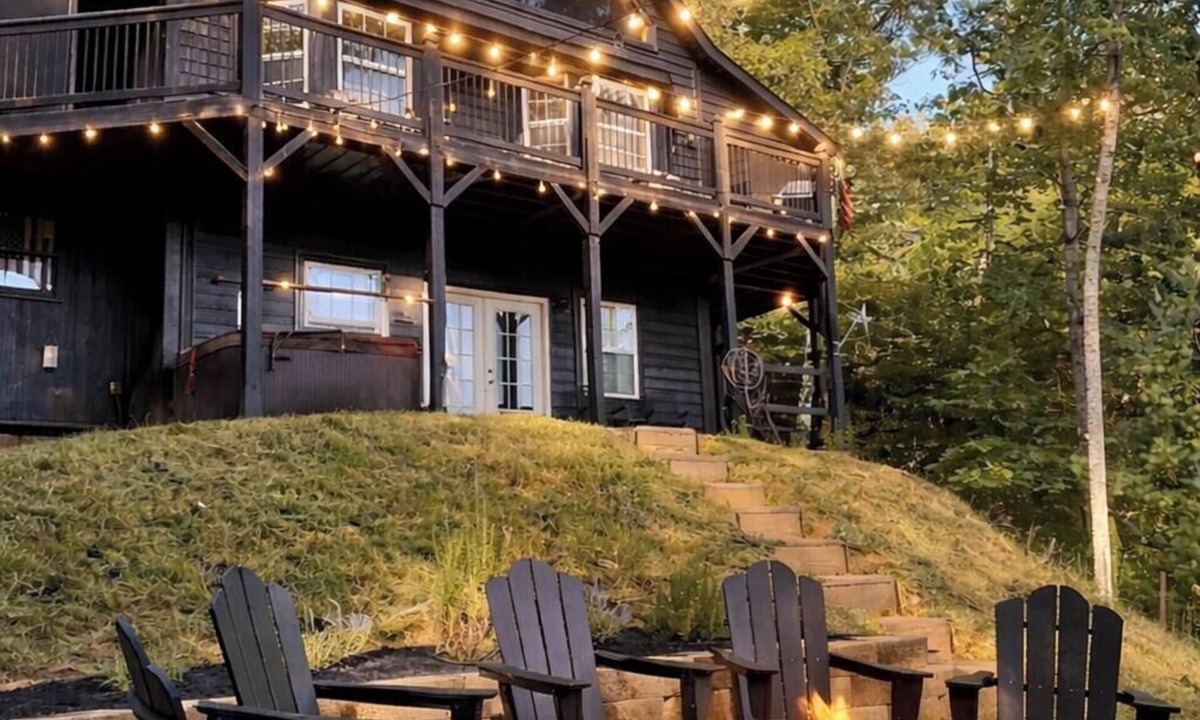 Murphy Cabin | STUNNING Mountain VIEW Lodge for 14!