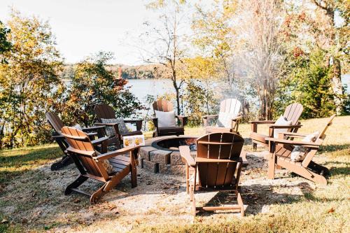 Weems House | Stunning waterfront on bluff with sauna firepit