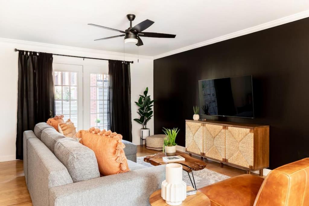 Rutledge Hill Apartment | Stylish Downtown Nashville Condo with Patio & Free Parking