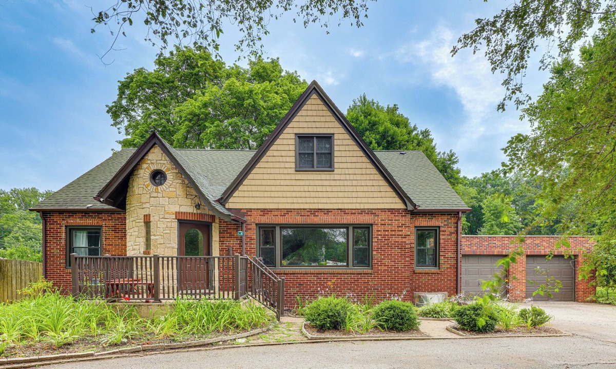 Chesterton House | Sugar Shores ~ 3 Mi to Indiana Dunes Nat'l Park