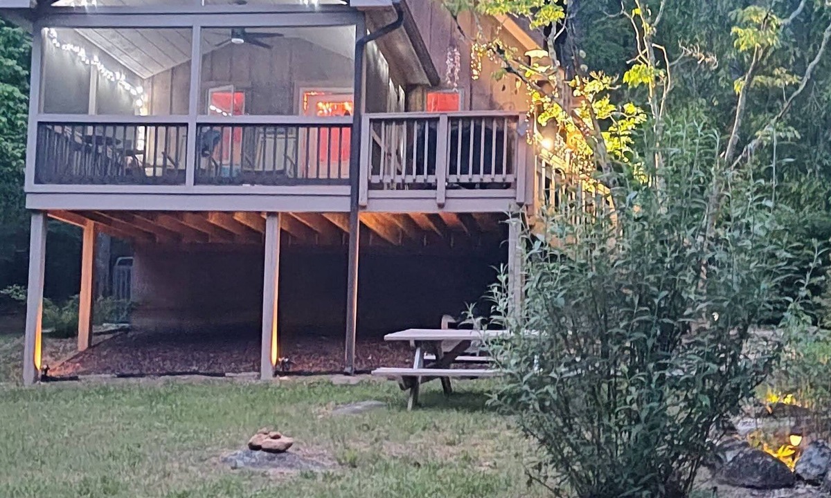 Peaks Cabin | Summertime at the cabin! Come relax, unwind, and rejuvenate!