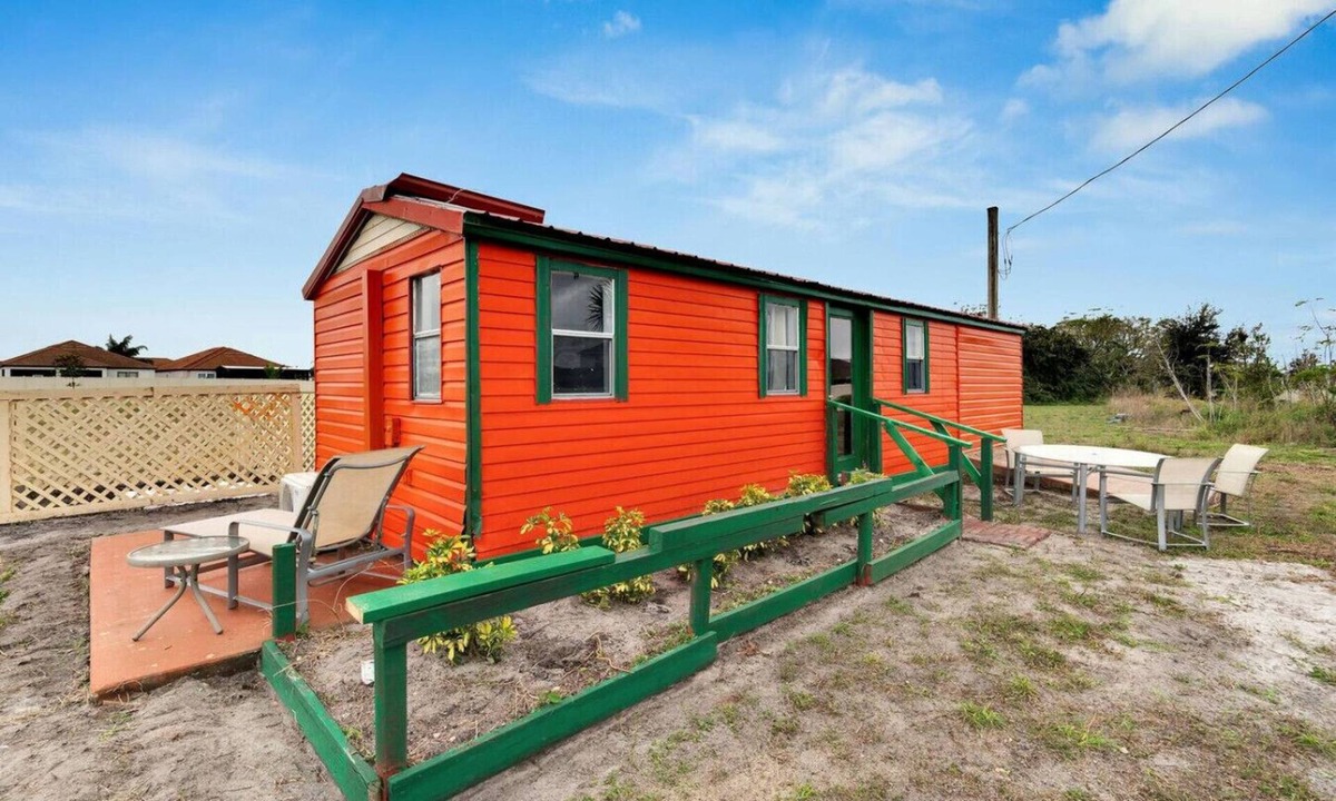 Wimauma House | Sunny Haven | Bright & Cozy