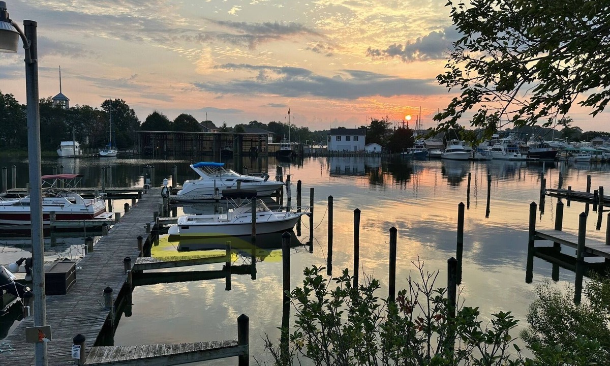 Solomons Apartment | Sunrise Veranda-Back Creek Villa with Sunroom