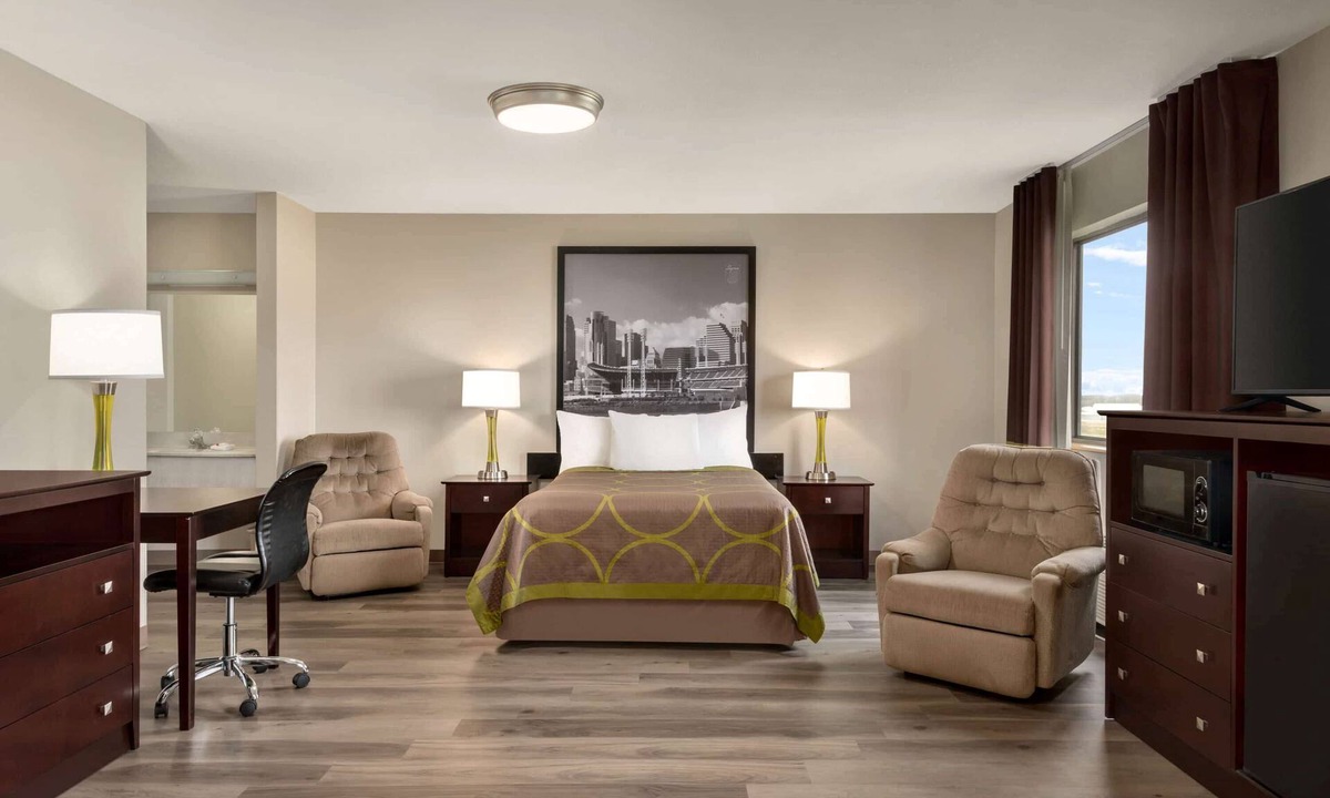 Bethany Hotel | Super 8 by Wyndham Bethany MO