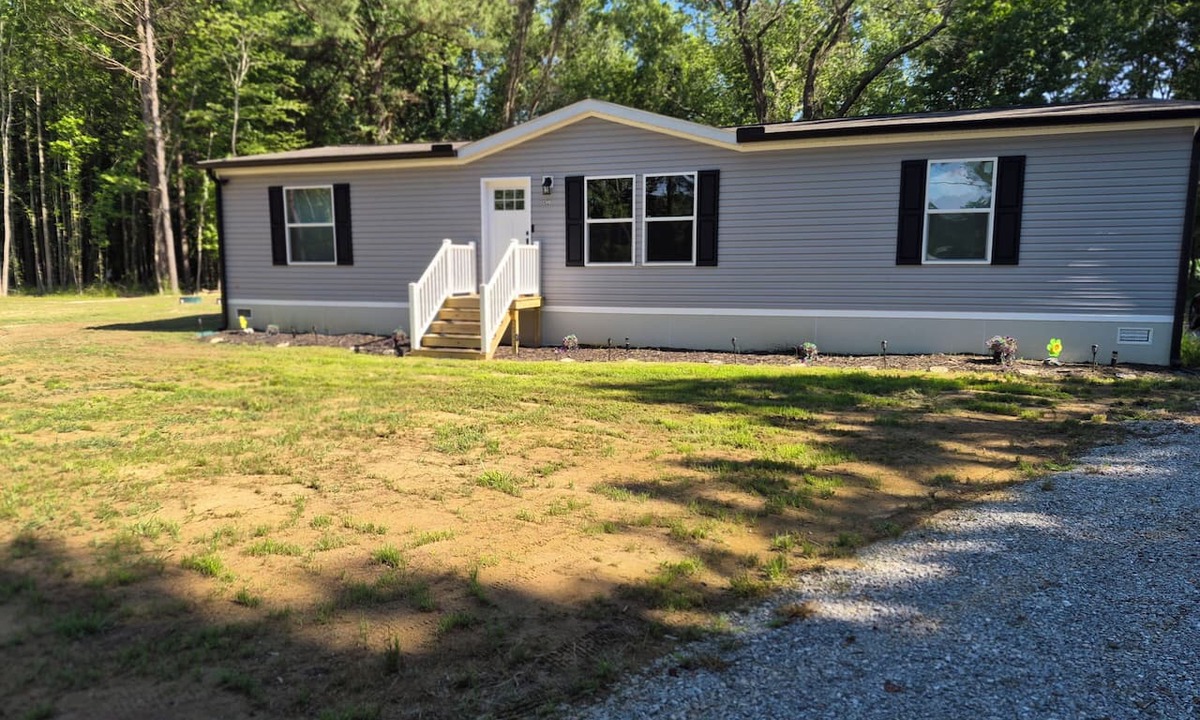 Edwardsville House | Superb 3-bedroom mobile home with AC in Heathsville