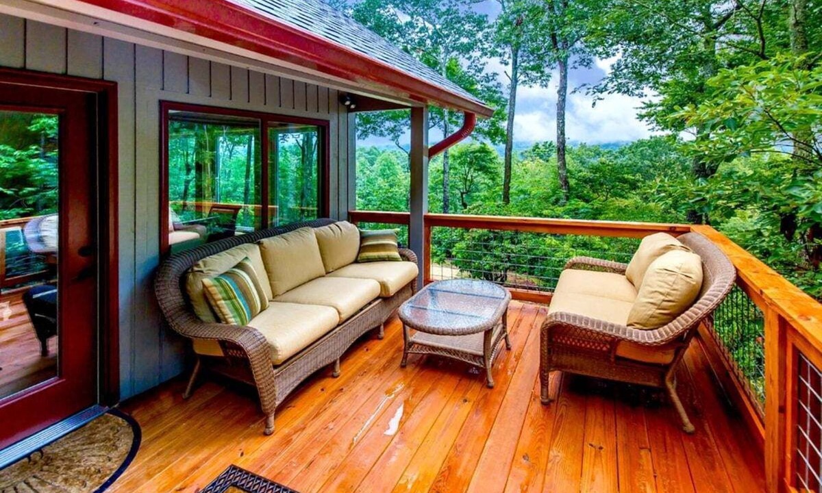 Pisgah Forest House | Sweet Refrain in Pisgah Forest with VIEW