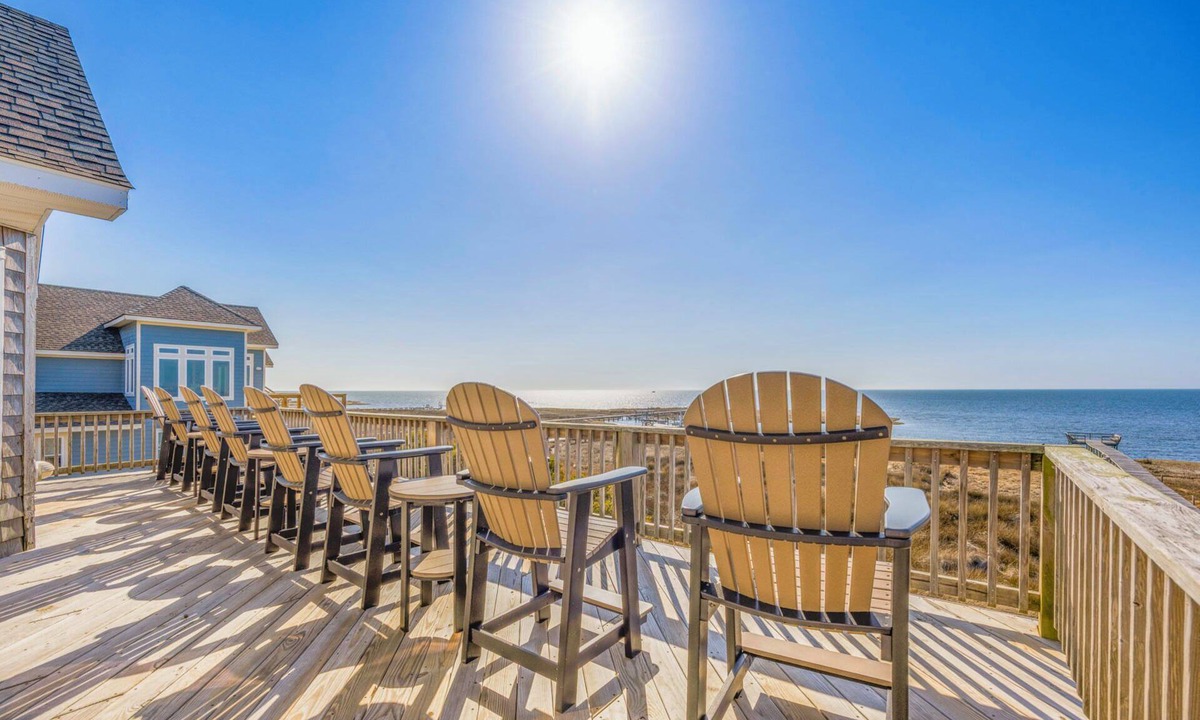 Wind Over Waves House | Sweet Tranquility – Soundfront Retreat w/Pool, Hot Tub, Game Room & Tiki Bar