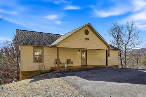 Wears Valley House | Teaberry Lodge by American Patriot Getaways