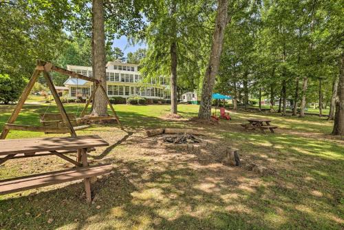 Stemley House | 'The B Haus' Lakefront Retreat w/Boat Ramp!