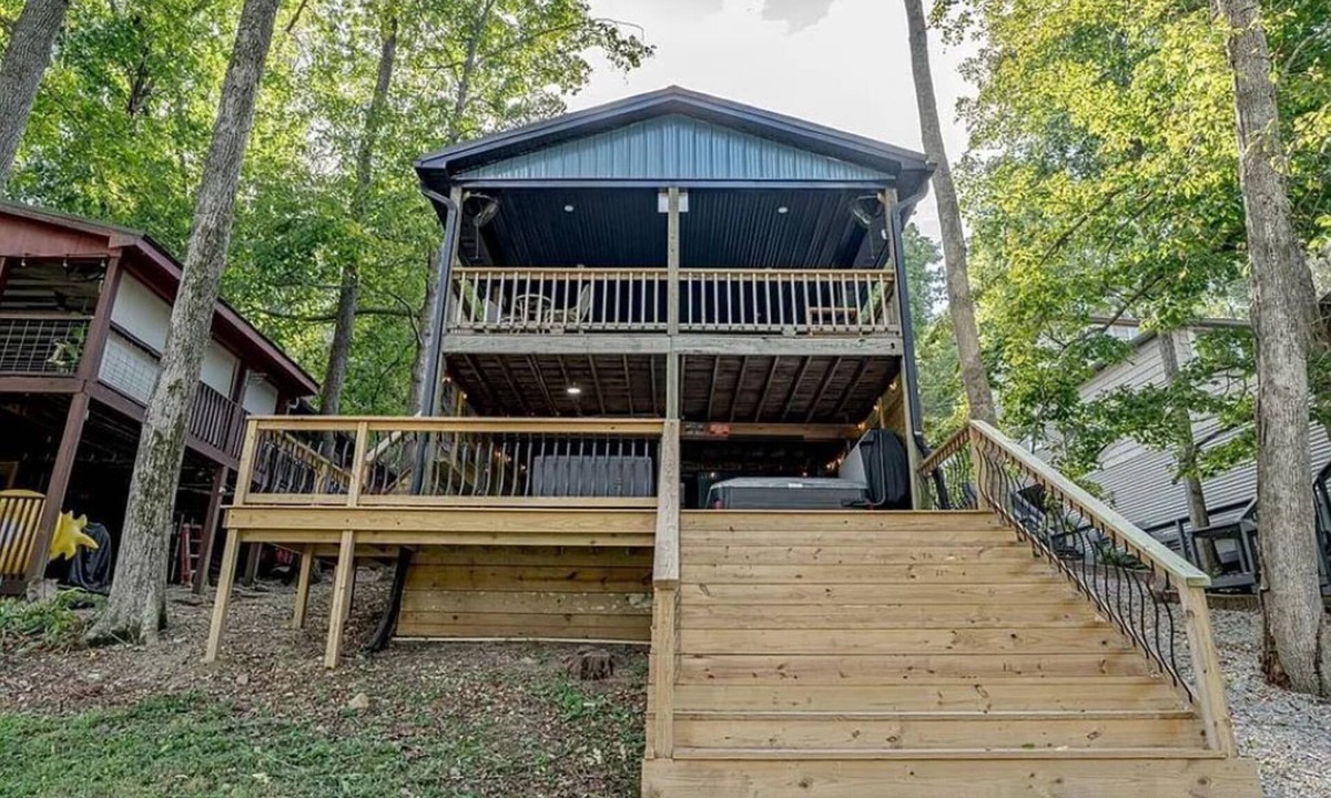 Se Ree House | The Blue Lagoon - Beautiful 4-bedroom house on Rough River Lake in McDaniels, KY