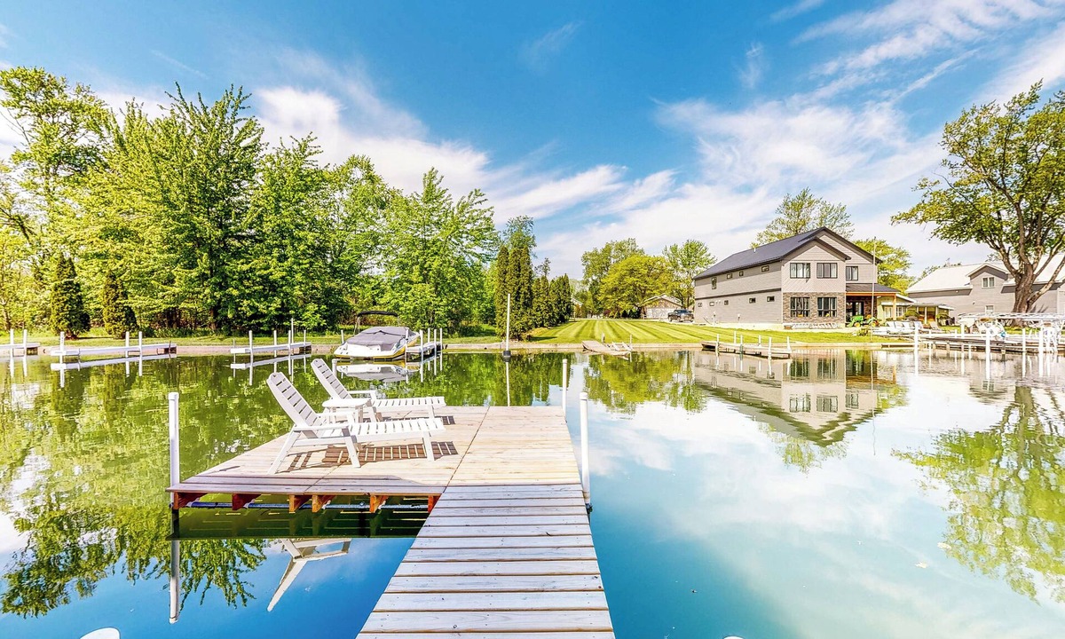 Syracuse House | The Boat House w/Dock: Enjoy Lake Life!