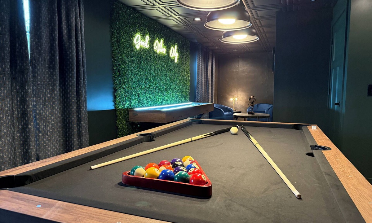 Dahlonega House | The Cellar! Luxury Speakeasy! Hot Tub! Game Room! River! Fire-Pit!