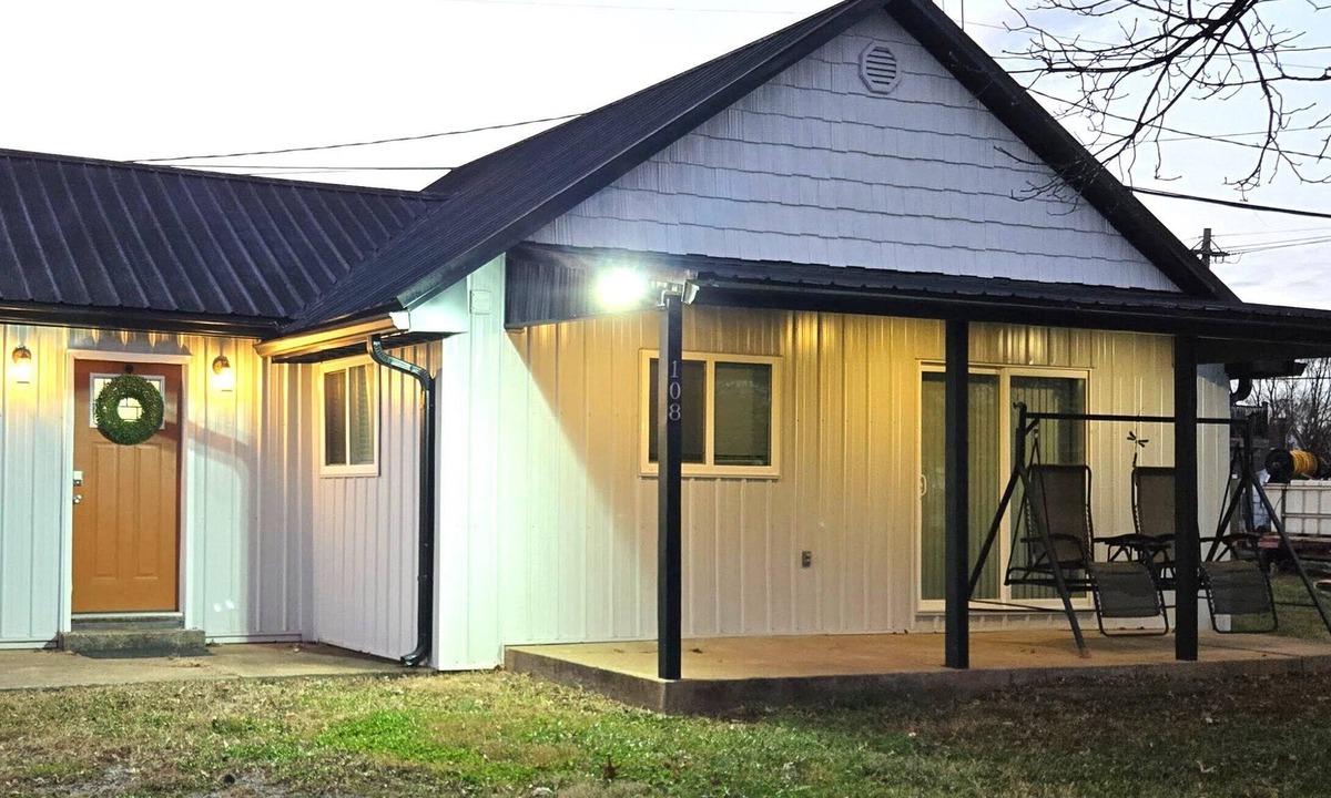 Bardstown House | The Cottage - Wonderful 2-bedroom house with AC, WiFi in charming Bardstown
