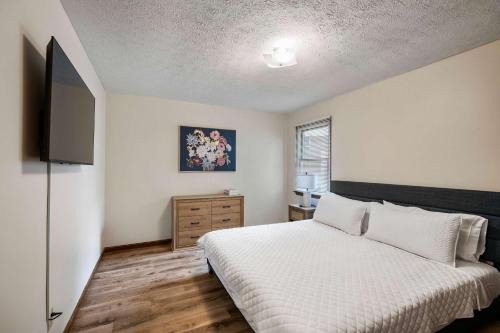 Hamilton House | The Family Nook - Home for 8