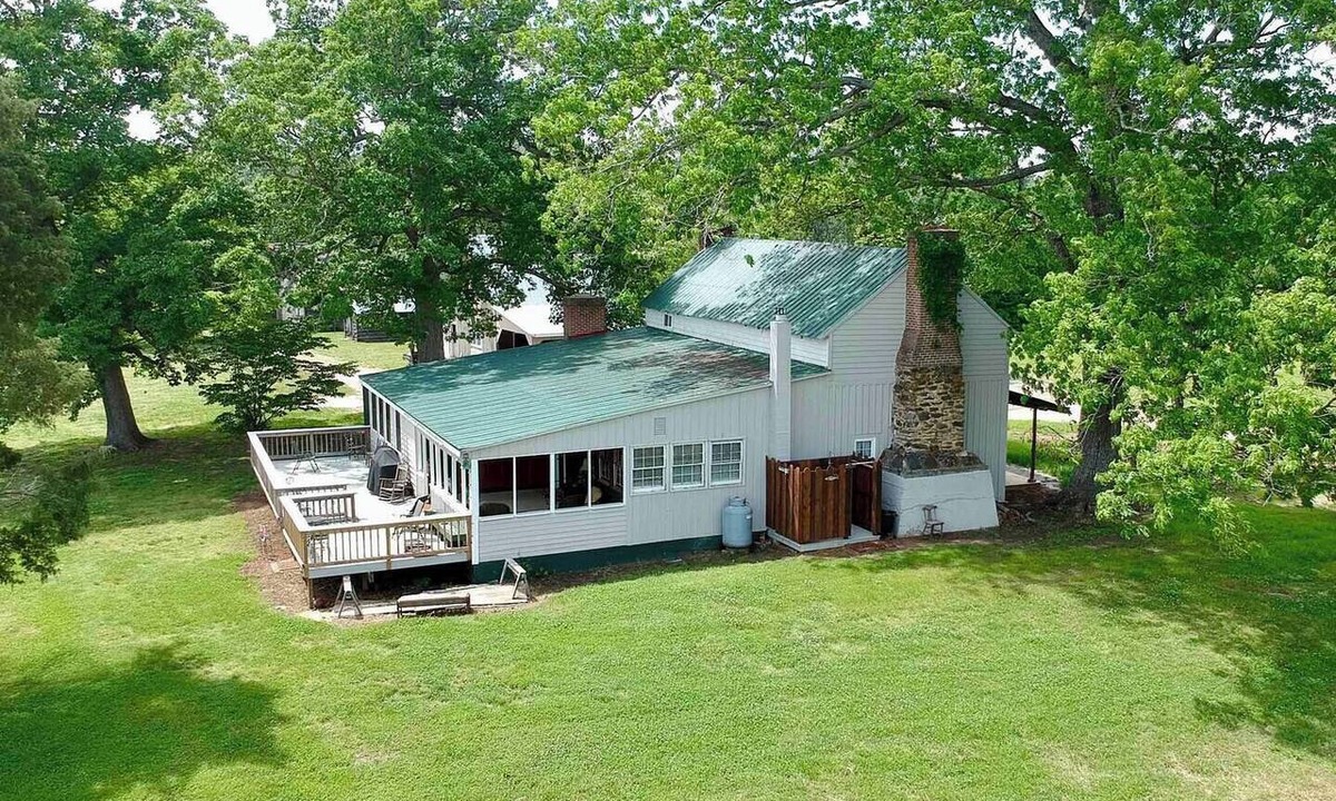 Cullen Other | The Farmhouse at CountyLine Vineyard