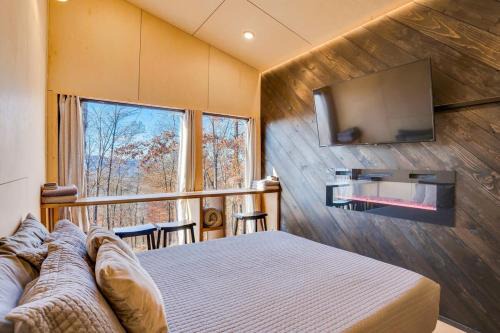 Wildwood House | The Fox Tail Pine Treehouse at Treetop Escapes