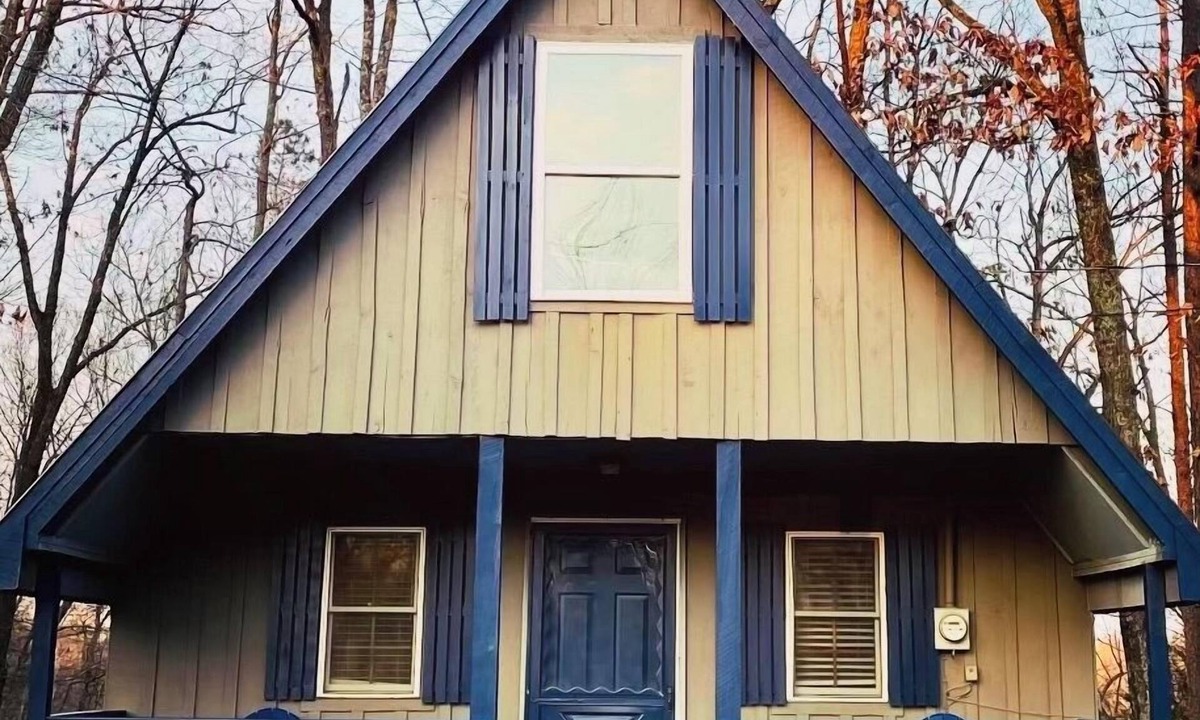 Wellington Cabin | The Getaway - Wi-Fi - Pet friendly - New Deck