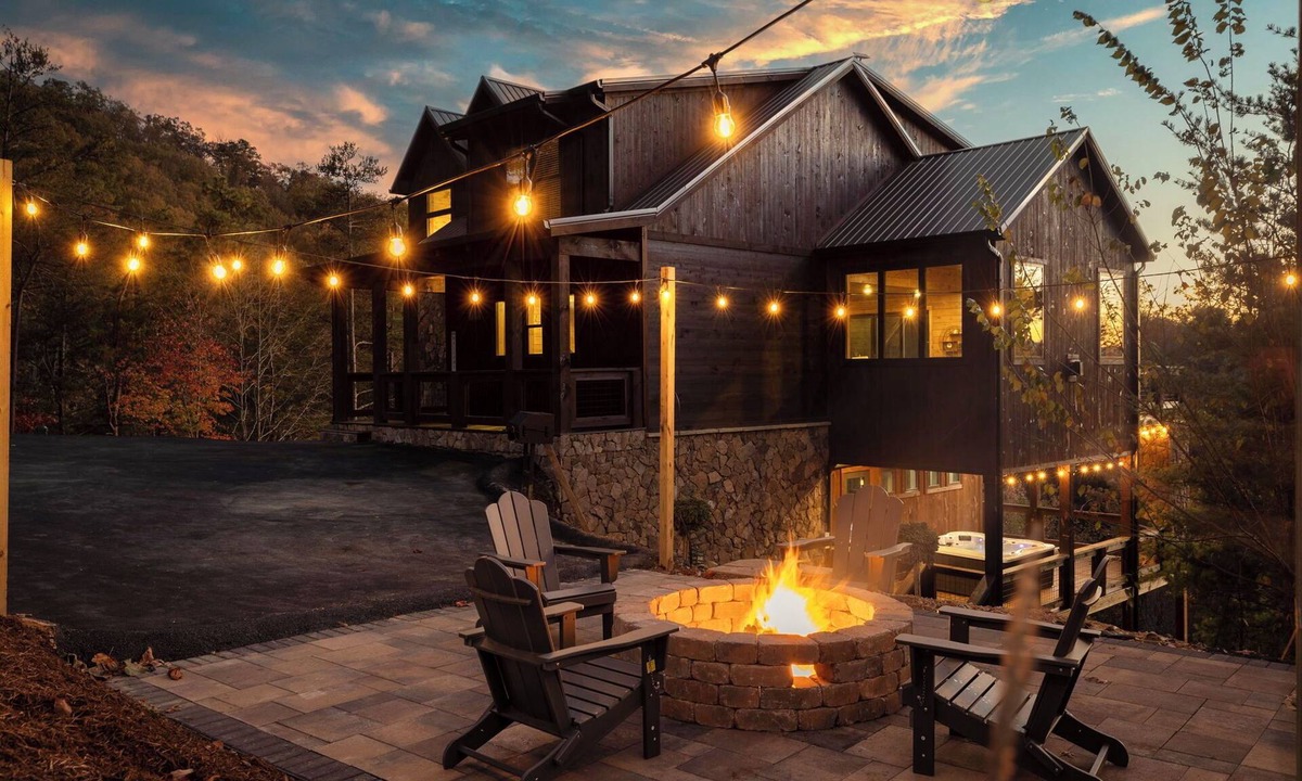 Walland Cabin | The Grand Sumeru-Luxury Smoky Mountain Retreat with Indoor Pool-Panoramic Views