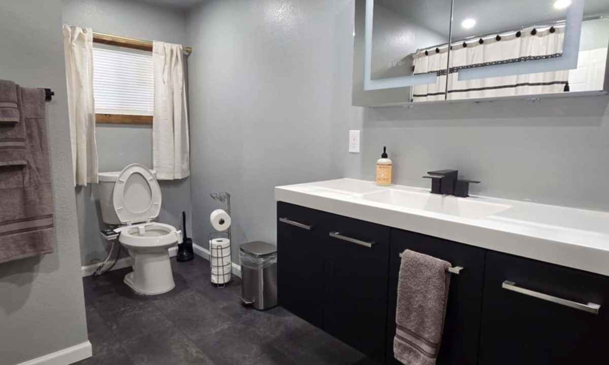 Harrison House | The Lodge at Tiny Excursion Cabins