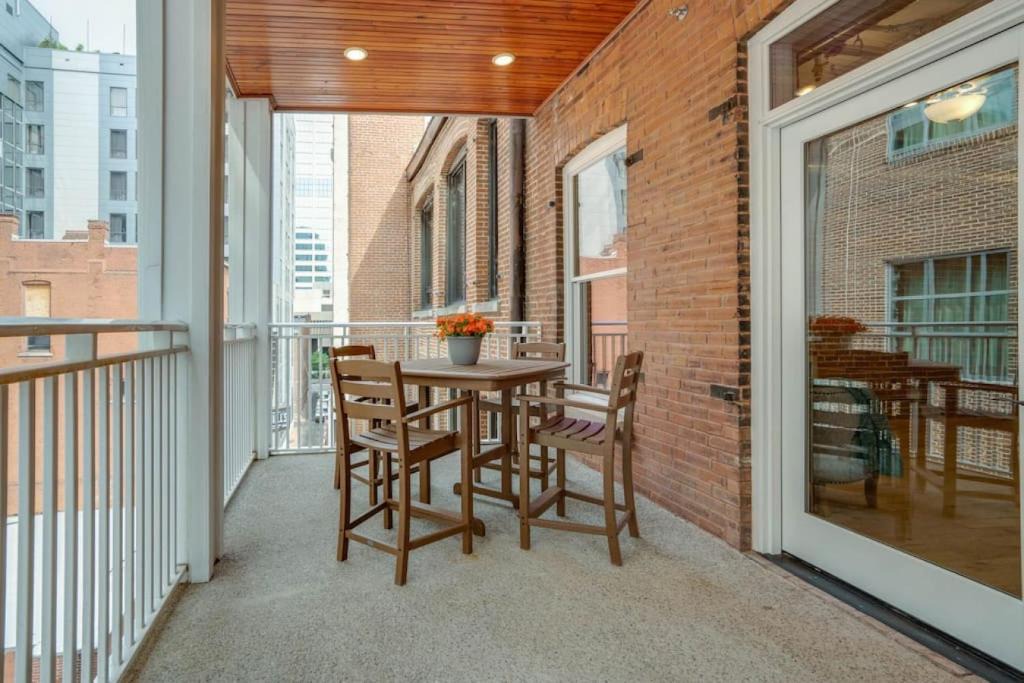 Downtown Nashville Apartment | The Majestic Lofts