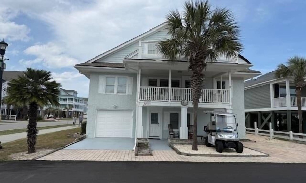 Surfside Beach House | The Ocean House