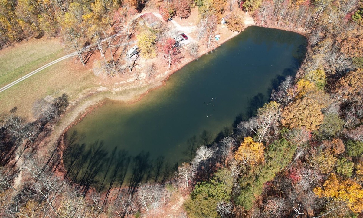 Lupton City RV Rental | The Ole Place ; Cozy cabin in charming Whitwell with AC