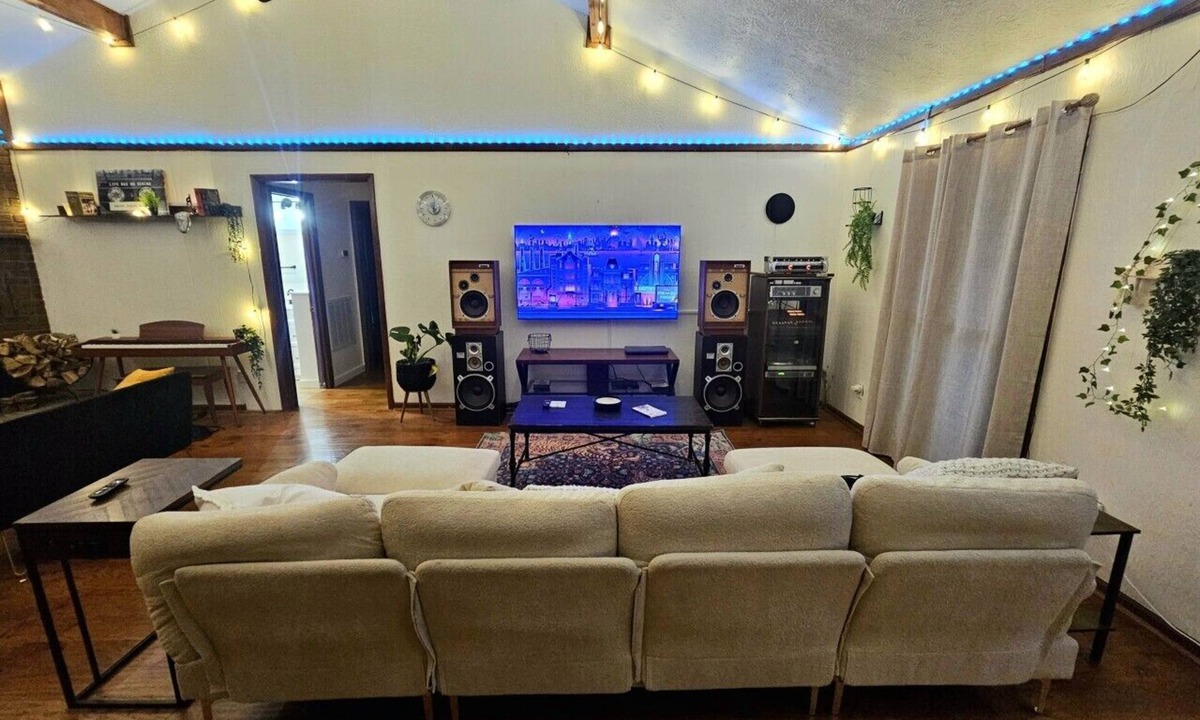 Whites Creek House | The Timber & Tune Retreat: 3BR Woodland Oasis | Huge Rolling Yard | 15 Min to Ryman