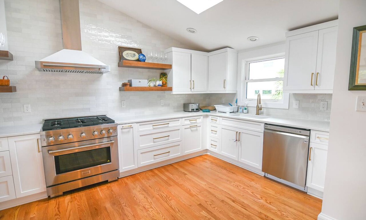 South Harbor Island House | The Treetop WB - Classic Wrightsville Beach Charm, Great Space for Families