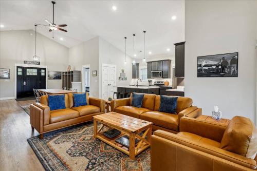 Harbinger House | The Turn at Kilmarlic - Kilmarlic Golf Club, Sits on 10th Tee, Water Park Nearby, YR Flex Stays