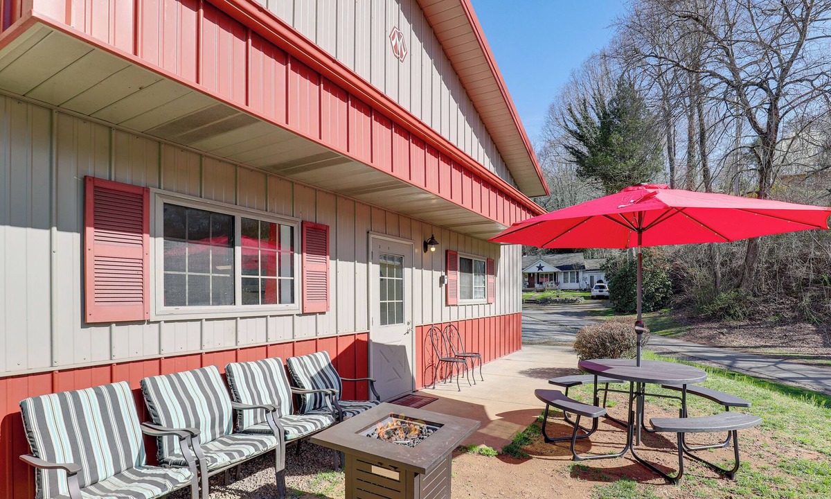 Sylva Apartment | ‘The WCU Hideout' Cozy Escape- 1 Mi to Campus