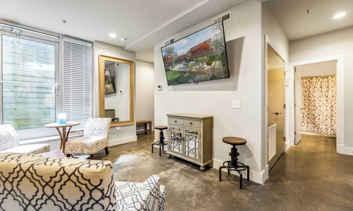 Roanoke Apartment | The West End Flats